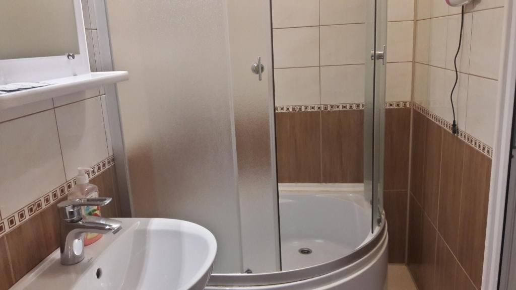 Отель Mini-hotel Yandrusi Каменец-Подольский